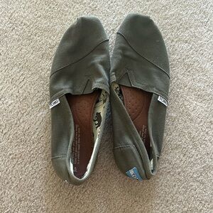 Toms Shoes